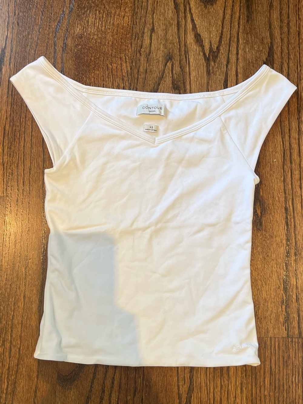 Aritzia contour baby tee